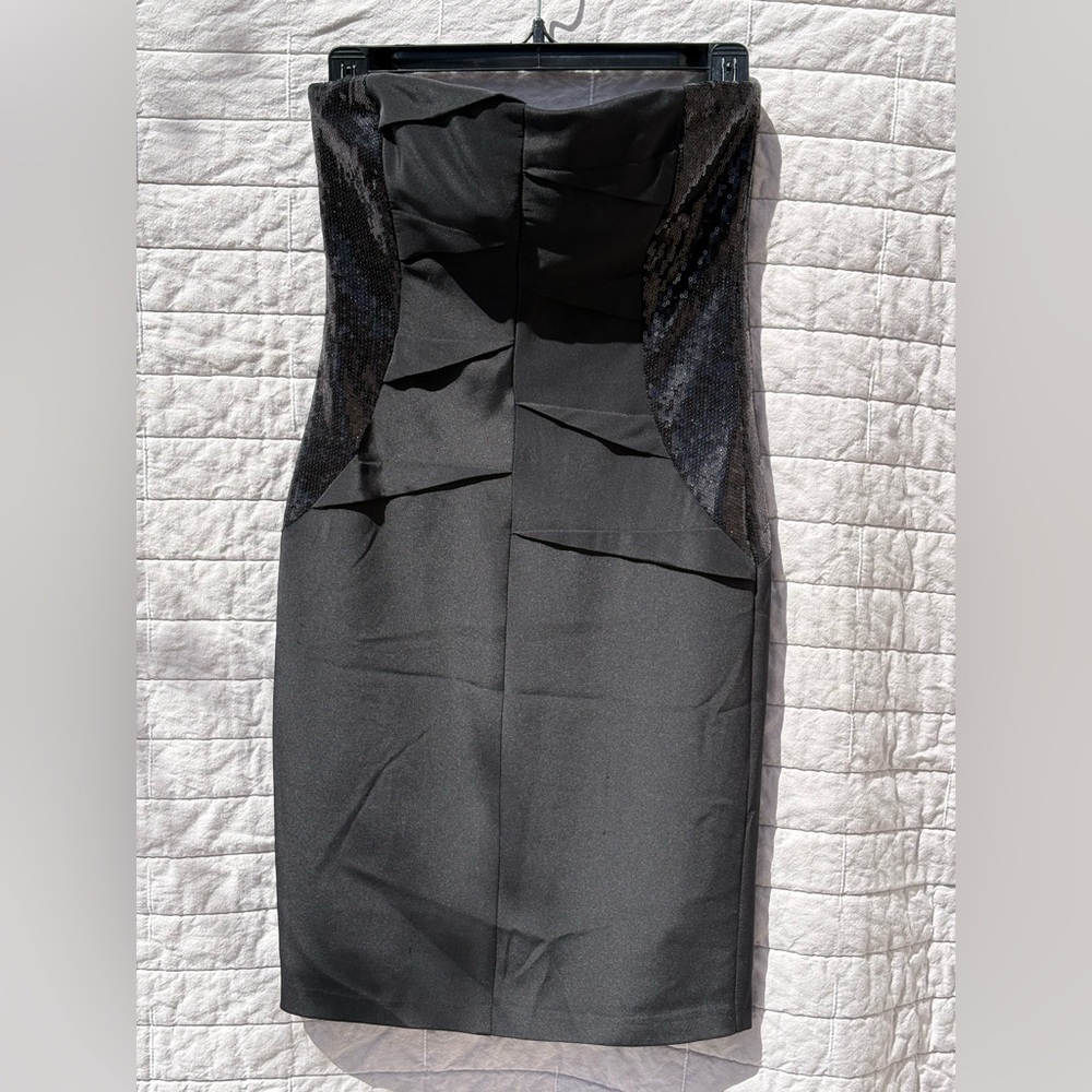 Nicole Miller strapless Black Sequin embellished mini Dress size 0